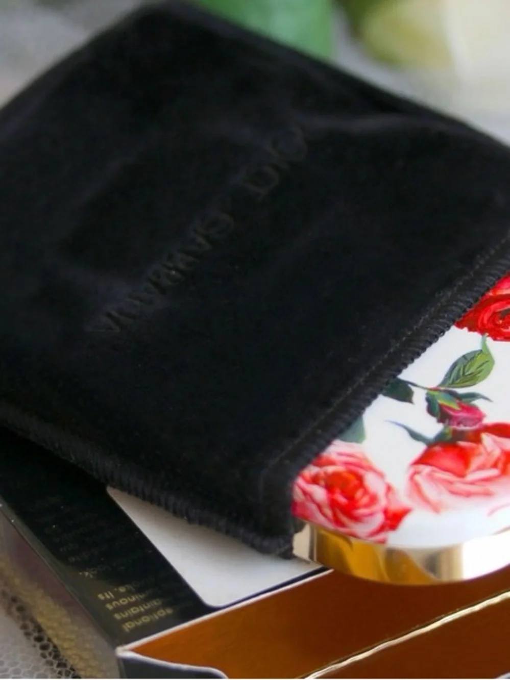 Dolce & Gabbana Blush of Roses Cheek Powder – 500 Apricot